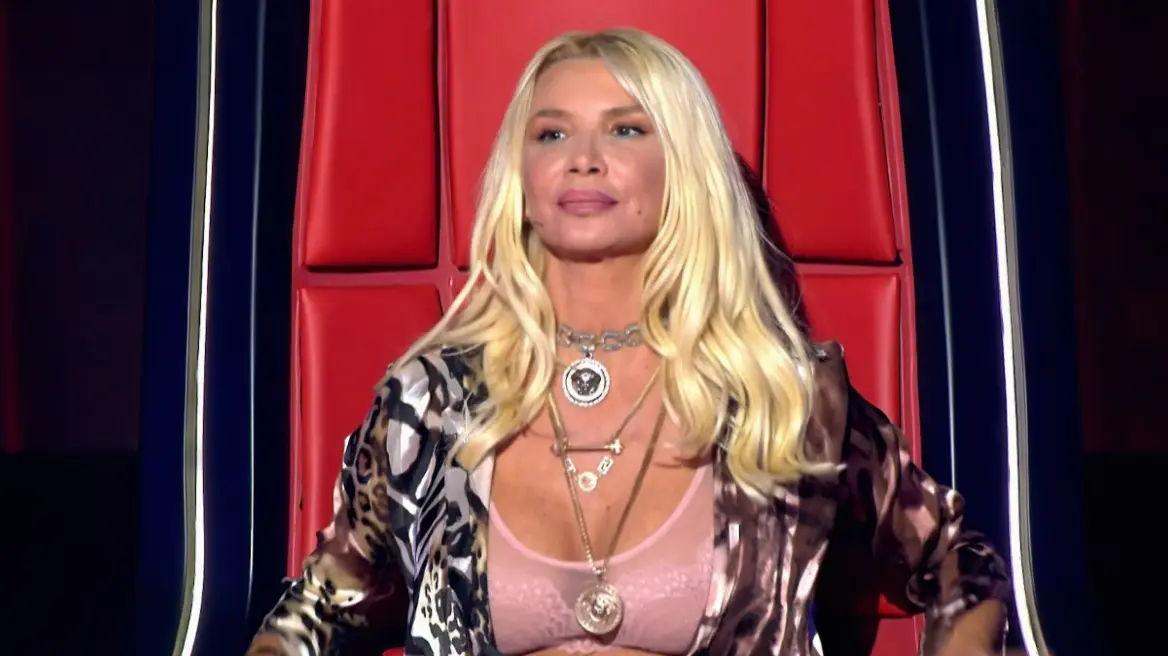 Άρχισαν τα όργανα στο The Voice: Βαρύ παρασκήνιο με Πάολα και Έλενα Παπαρίζου 1 maketa paola 1
