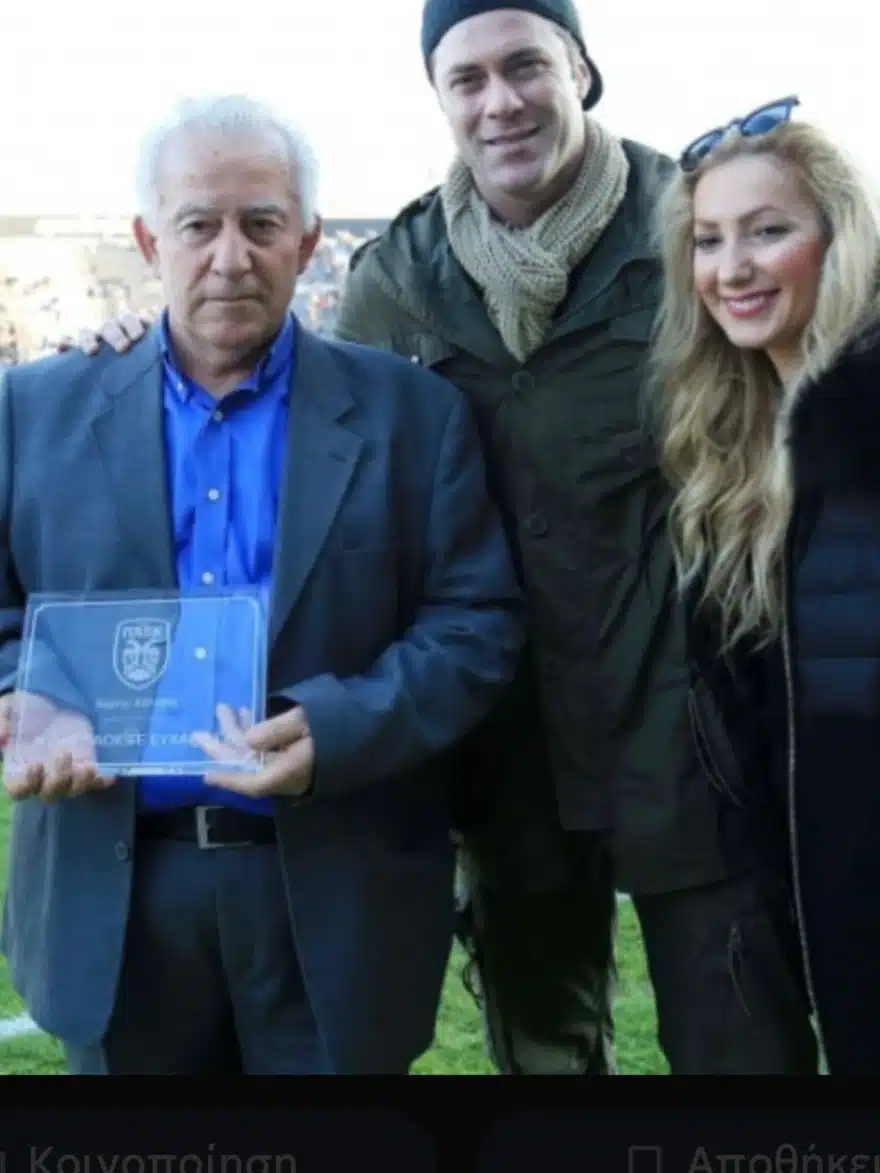 Λύγισε ο Χρήστος Χολίδης: «Λένε ότι ο Θεός στέλνει στους δυνατούς προβλήματα, με εμένα το παράκανε» 1 mono ego eleipa irthan oloi na soy poyn antio se liga chronia tha rotiso to mpampa giati isoyn spo