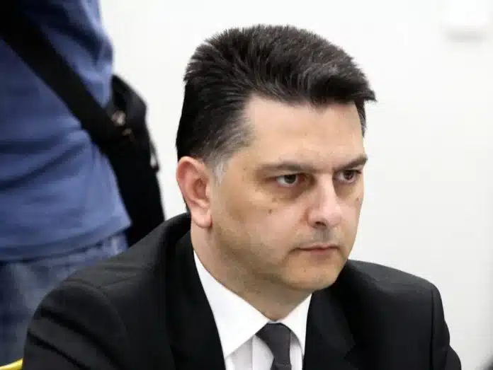 Παραιτήθηκε ο διευθυντής του πρωθυπουργικού γραφείου στη Βουλή 1 mpekiris e1793030729710 696x523 1