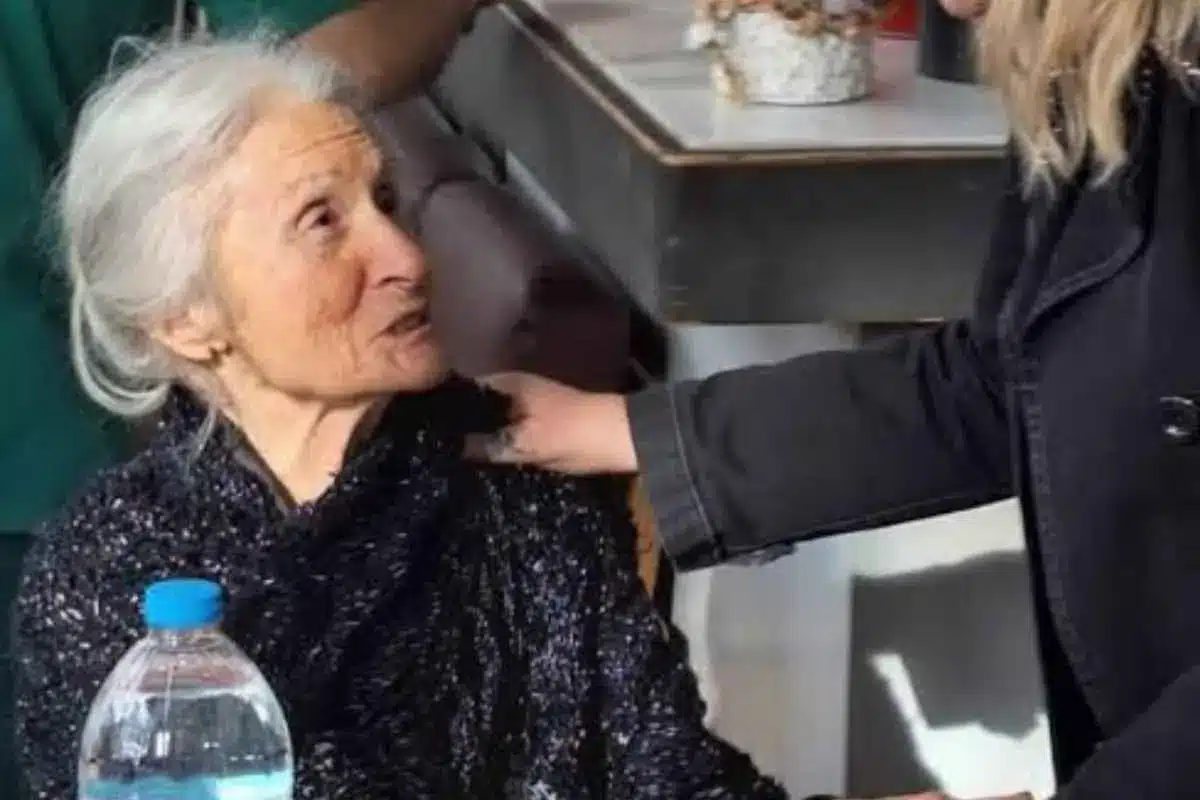 Μπέτυ Βαλάση: «Όταν αρρώστησε, εξαφανίστηκαν όλοι» – Η σπαρακτική μαρτυρία του γιου της για τα τελευταία της χρόνια 2 mpety valasi gios nikolas minissali 4