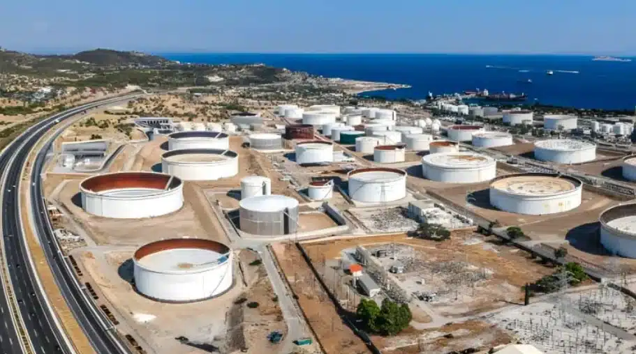 Έκρηξη στις εγκαταστάσεις της Motor Oil στους Αγίους Θεοδώρους, δύο σοβαρά τραυματίες – Η ανακοίνωση της εταιρείας 2 screenshot 2026 10 09 123842