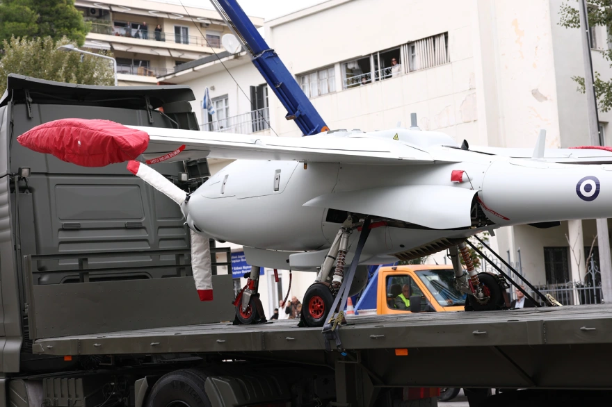 Συγκινεί ο πιλότος του μαχητικού F16 της ομάδας «ΖΕΥΣ» για την 28η Οκτωβρίου - Τι είπε για τους Έλληνες και την Ελλάδα 16 stratiotiki parelasi 12