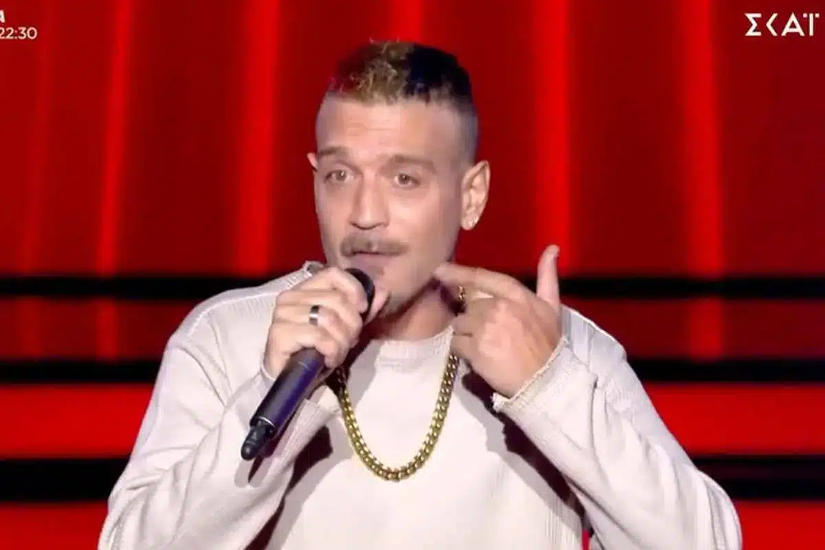 The Voice: Ίδιος ο παππούς του ο εγγονός του Γιώργου Ζαμπέτα - Τραγούδησε τη μεγάλη επιτυχία «Μάλιστα, κύριε» και αποθεώθηκε – H ομοιότητά τους 1 the voice giorgos zampetas eggonos 1